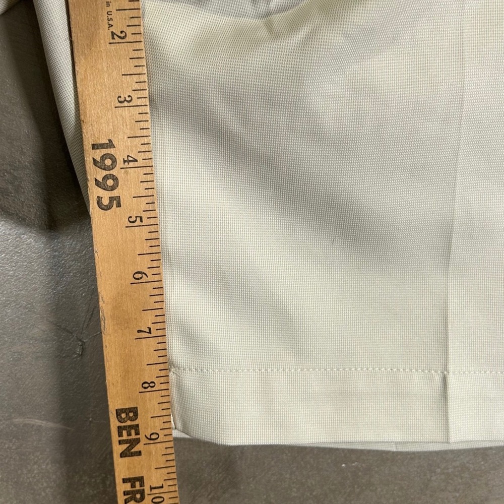 Greg Norman Mens Golf Shorts Size 36 Stone Beige Flat Front Performance - Picture 5 of 9